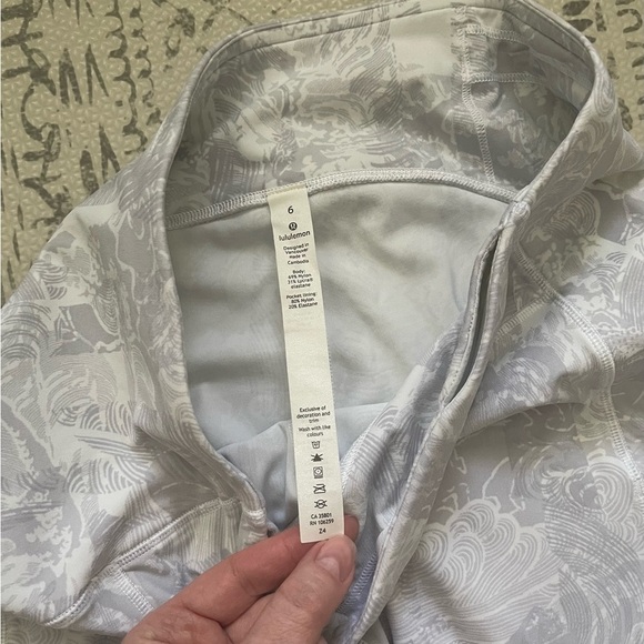 Lululemon Speed Up Tight size 6 - Picture 9 of 11